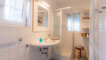 Haartrockner, Seife, Toilettenpapier