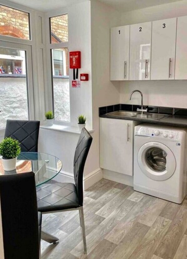 Standard Single Room, 1 Single Bed | Laundry