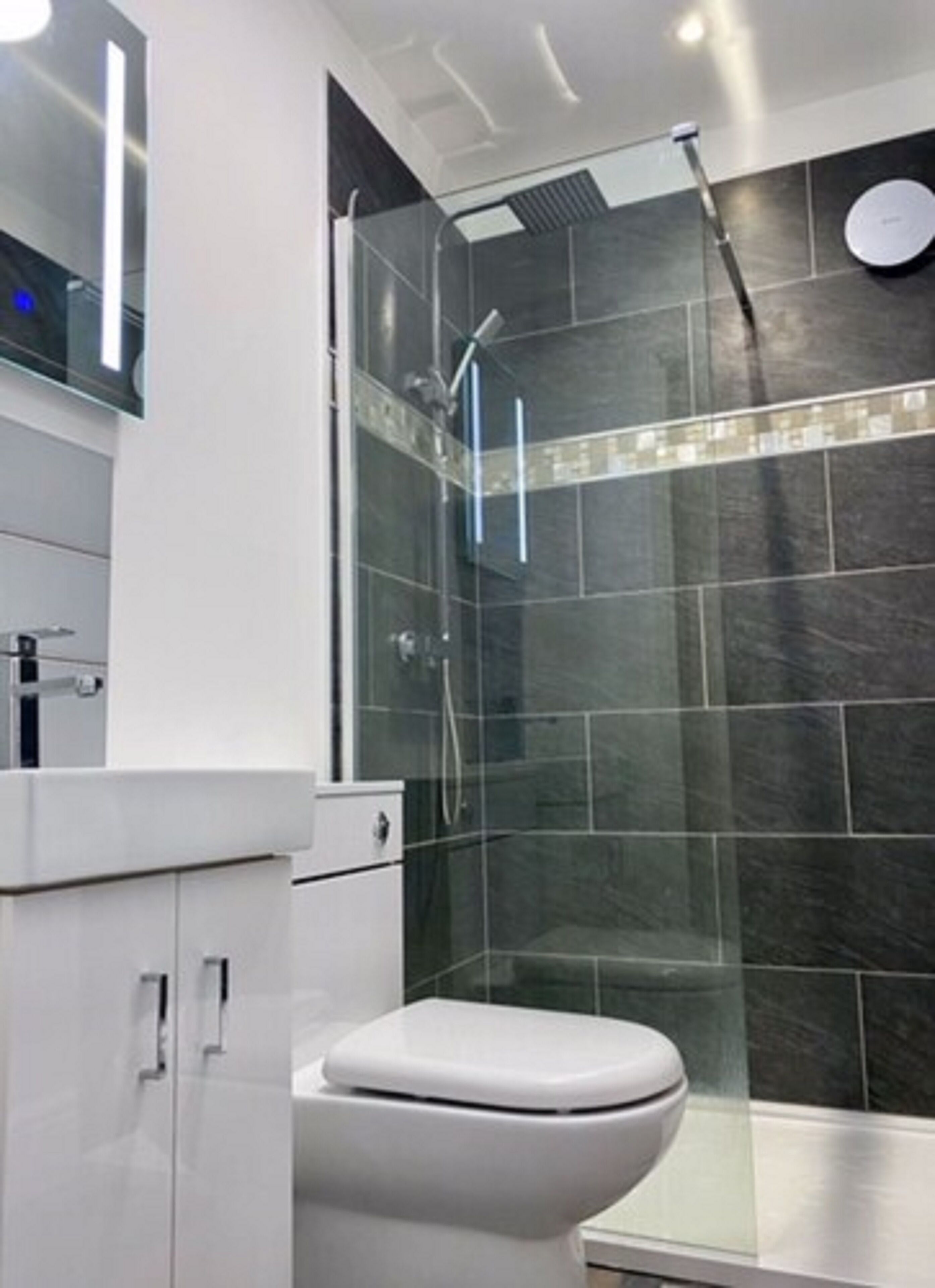 Standard-studiolejlighed - 1 dobbeltseng | Badeværelse | Bruser, gratis toiletartikler, hårtørrer, håndklæder