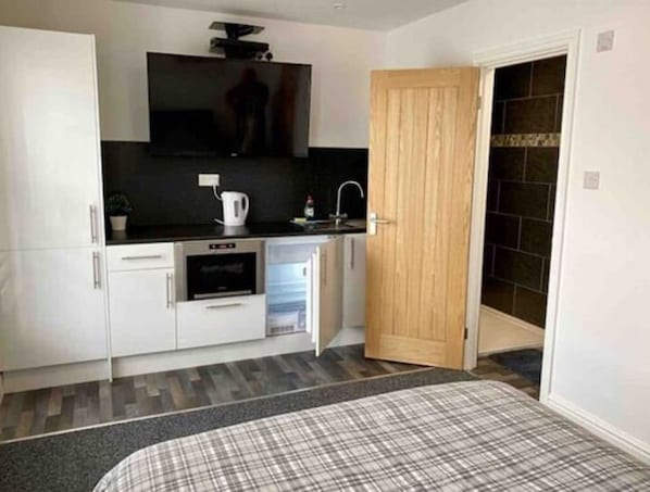 Standard Single Room, 1 Single Bed | Private kitchen