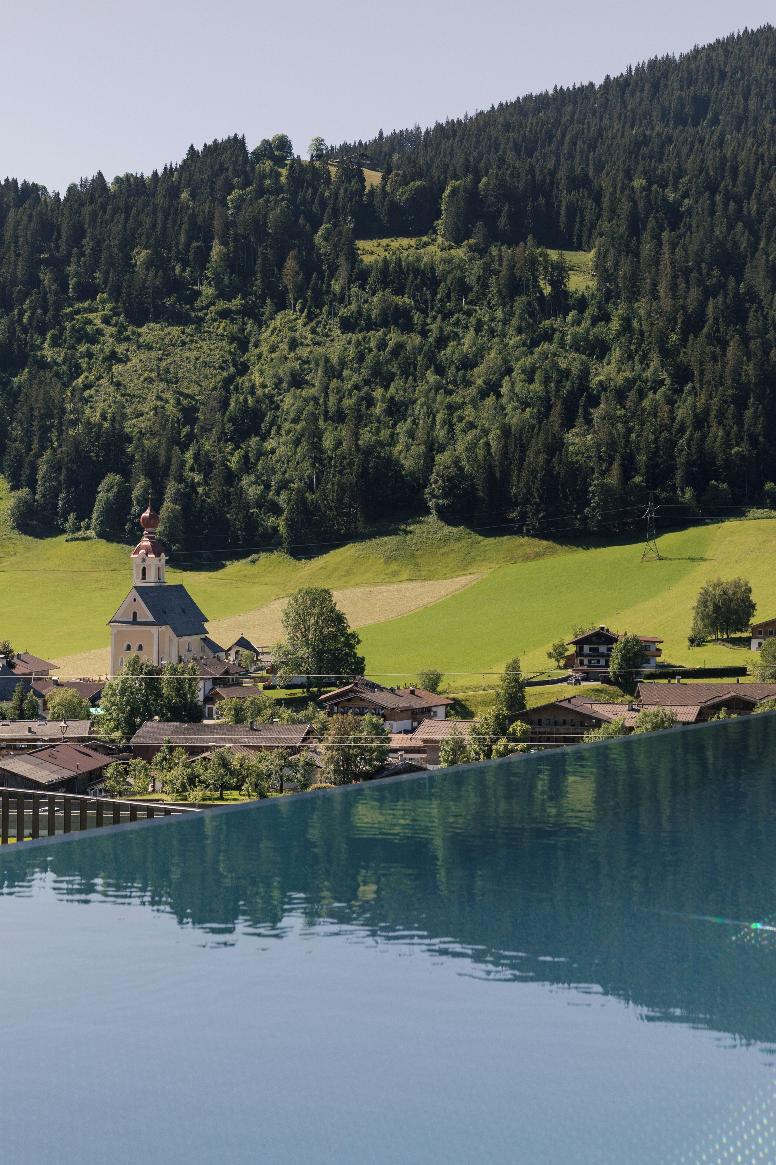 المنشأة من الخارج