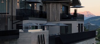 EAST GOING TRIPLE A Apartments