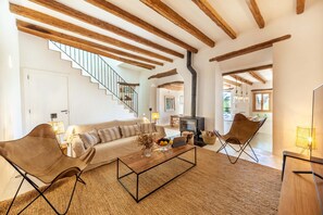 Een televisie en een dvd-speler