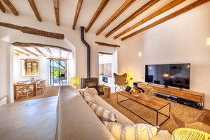 Een televisie en een dvd-speler