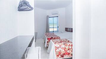 Chambre Standard | Minibar, coffres-forts dans les chambres, rideaux occultants