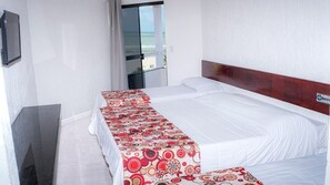 Firemannsrom – standard | Minibar, safe på rommet, blendingsgardiner og wi-fi (inkludert)