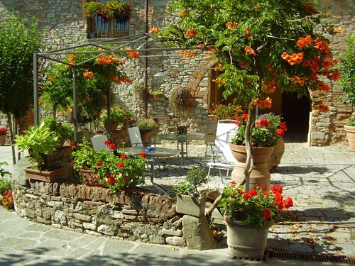 Two-room apartment "BLU" in farmhouse with swimming pool 8 km from the center of Florence