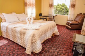 Comfort Double Room, 1 Double Bed, Private Bathroom (Matrimonial) | Bed sheets - Hotel Summita (Yunguyo)