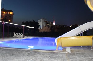 Seasonal outdoor pool, open 8:30 AM to 10:00 PM, sun loungers