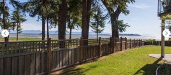 #17 Tanglewood Pl - 2bd 2bth BEACH FRONT 2-level unit - Beach, sun, sand & relax