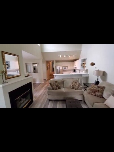 #17 Tanglewood Pl - 2bd 2bth BEACH FRONT 2-level unit - Beach, sun, sand & relax