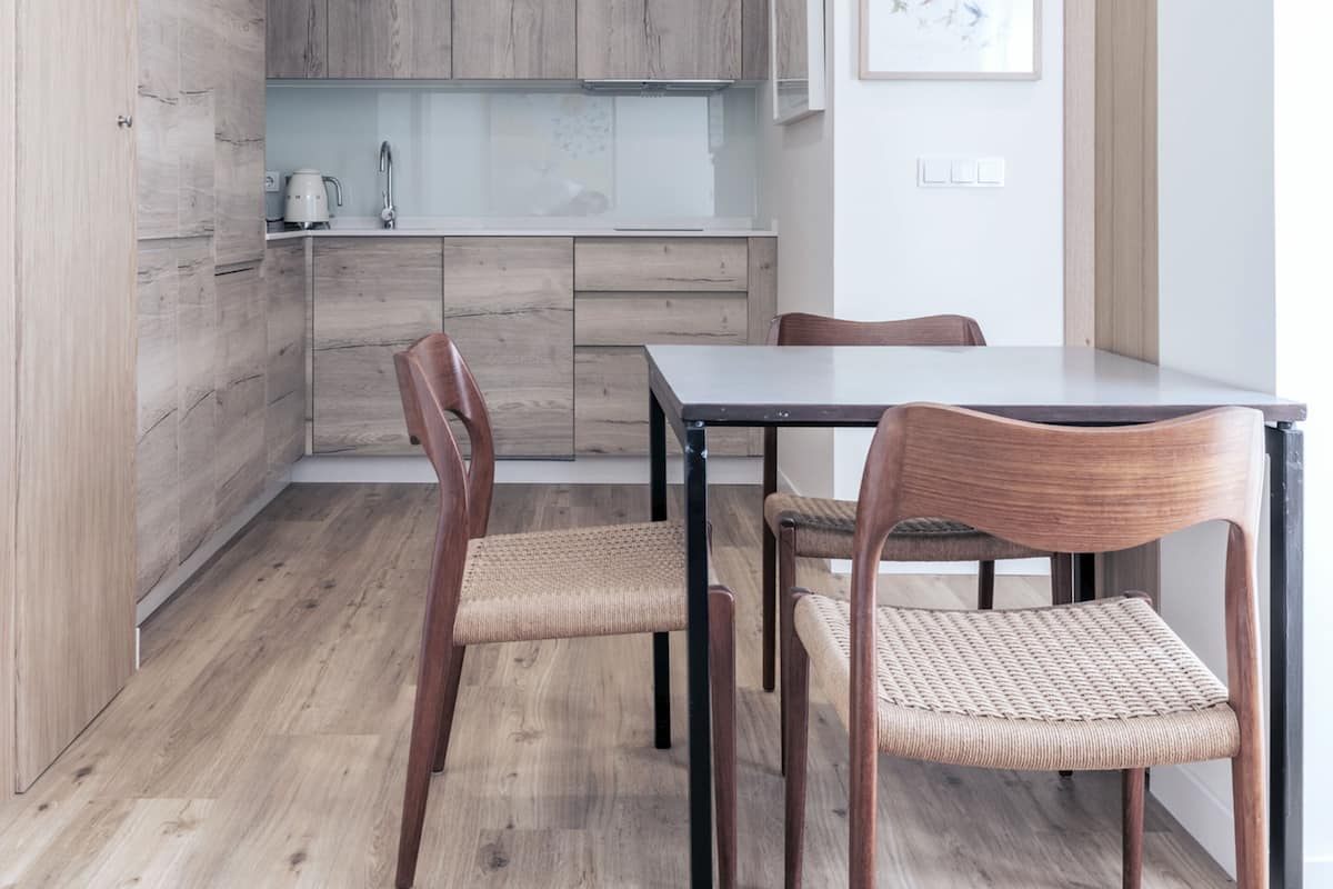 Kaffetrakter/tekoker, kjøleskap, mikrobølgeovn og ovn