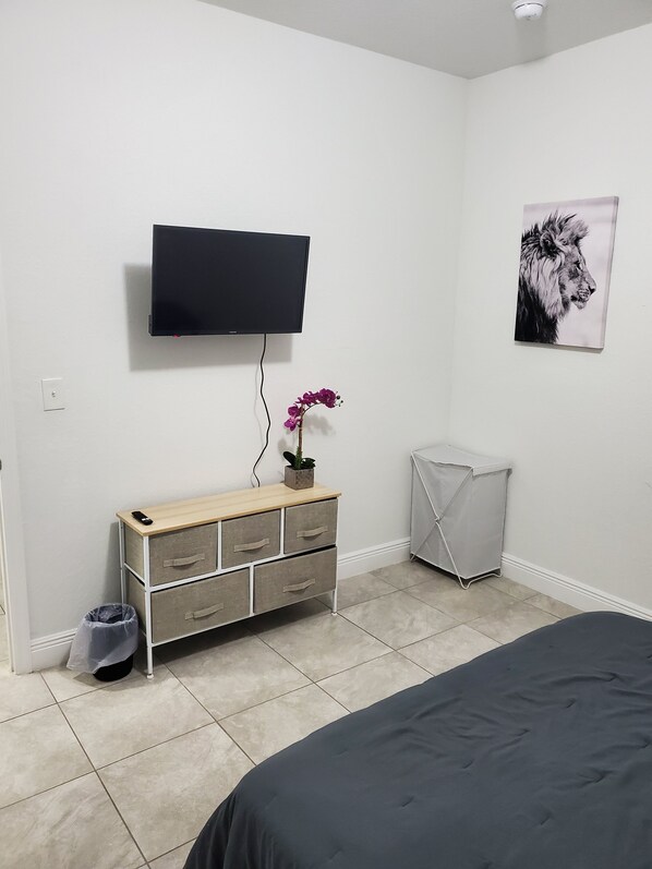 Room - New house on the block (Miami)