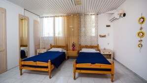 Basic Studio | WiFi (free), bed sheets - Erik Studios (Rhodes)