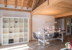 Dining - Le Manoir Penthouse - spacious, new and central location (Wengen)
