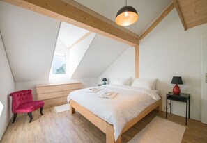 4 bedrooms, iron/ironing board, free WiFi, bed sheets - Le Manoir Penthouse - spacious, new and central location (Wengen)