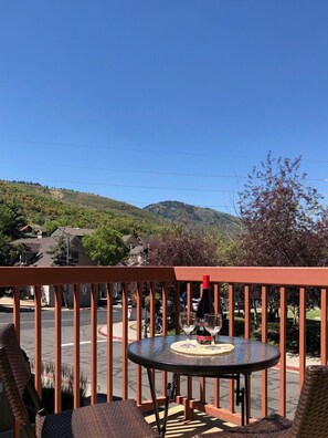 Outdoor dining - Ski-in/Ski-out Condo next to the Town Lift (Park City)