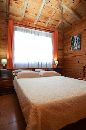 Cabane Standard, terrasse, côté jardin | 2 chambres, literie de qualité supérieure, couette en duvet d'oie
