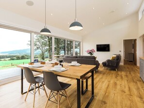 Dining - 2 bedroom accommodation in Gatehouse of Fleet, near Kirkcudbright (Gatehouse of Fleet, near Kirkcudbright)