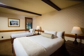 Deluxe-Chalet, 2 Schlafzimmer, barrierefrei | Zimmersafe, Bügeleisen/Bügelbrett, Babybetten, WLAN