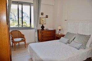 1 chambre, fer et planche à repasser, accès Internet, draps fournis