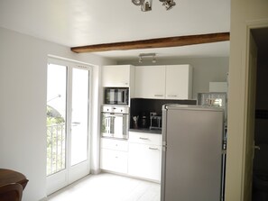 Micro-ondes, lave-vaisselle