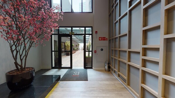 Interior entrance - Nomah - Aptos por Temporada na Liberdade (São Paulo)