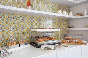 Desayuno buffet incluido todos los días 