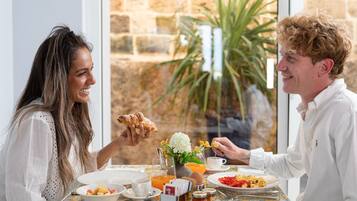 Colazione a buffet inclusa, servita tutte le mattine