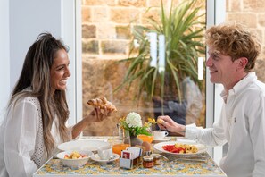 Desayuno buffet incluido todos los días 