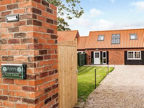 Exterior - Enjoying a rural location and beautiful far-reaching views. (West Ashby, near Horncastle)