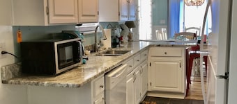 “Seaside Sunrise" site 1188 OCEAN LAKES.....STEPS TO THE OCEAN! PET FRIENDLY!