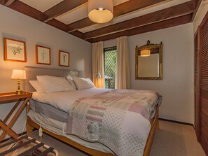 2 bedrooms, bed sheets