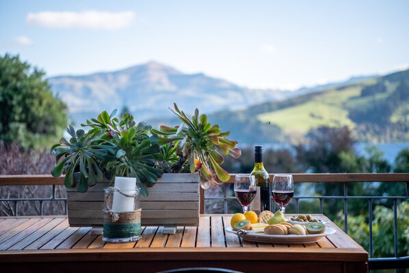 Outdoor dining - Pointers - Akaroa Holiday Home (Akaroa)
