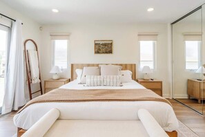 3 soverom, strykejern/-brett, reiseseng for barn og wi-fi