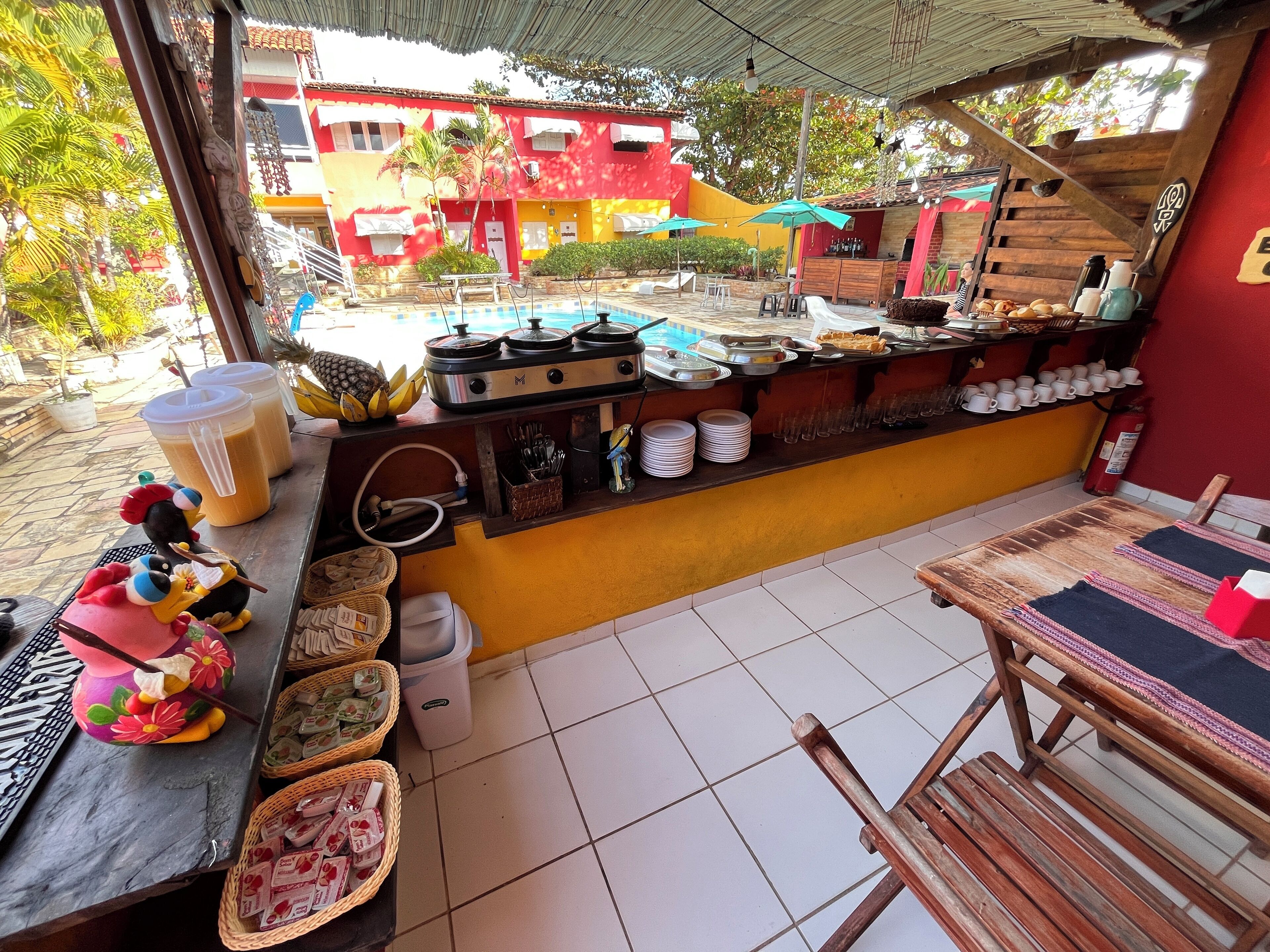 Café da manhã com buffet grátis todos os dias