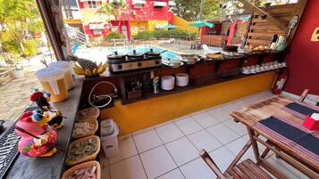 Free daily buffet breakfast