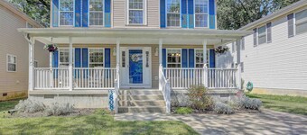 Spacious house, great deck & grill, close to boardwalk, shops, and restaurants.