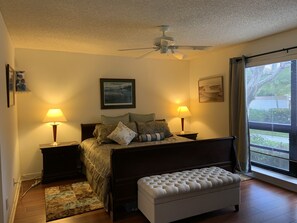 2 bedrooms, desk, iron/ironing board, WiFi