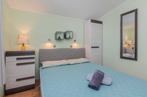 1 bedroom, iron/ironing board, free WiFi, bed sheets