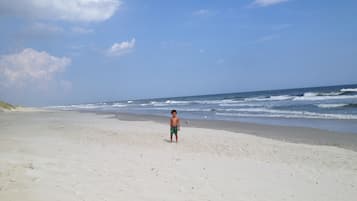 Camastros y toallas de playa