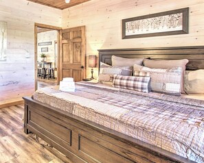 6 bedrooms, iron/ironing board, travel cot, free WiFi