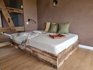 3 bedrooms, iron/ironing board, travel cot, free WiFi - House on the mountain with wellness area, bar and panorama (Bühlertal)