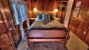 Unclassified image, 4 of 11, button - Rock Park Cottage (Yachats)