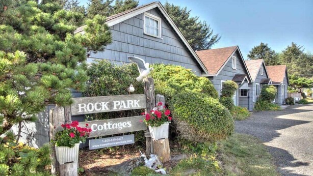 Unclassified image, 1 of 11, button - Rock Park Cottage (Yachats)