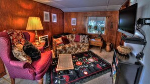 Unclassified image, 2 of 11, button - Rock Park Cottage (Yachats)