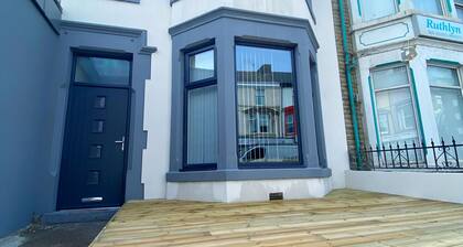 Mayfair Suite Sasco Apartments