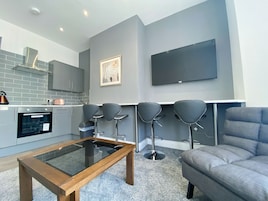 Apartment, Private Bathroom | Lounge