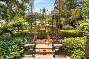 Front of property - Potter's Foothill House (Calistoga)