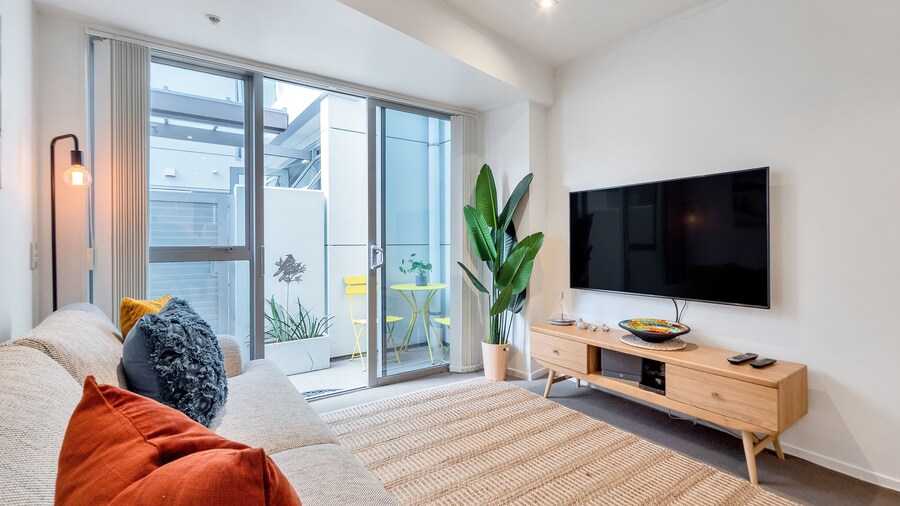 Chic 3 Bedroom City Central with Parking